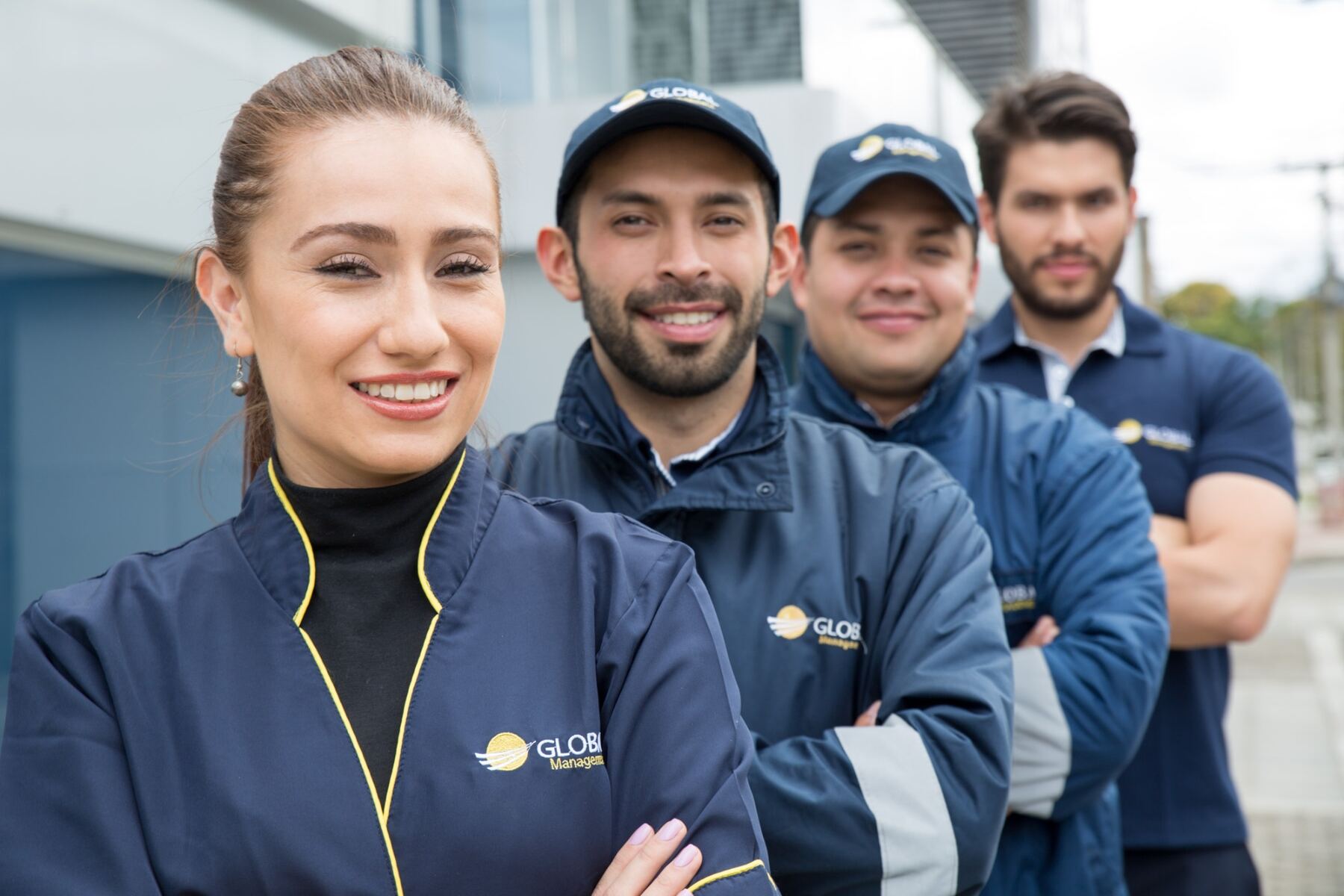 Equipo de servicio corporativo uniformado